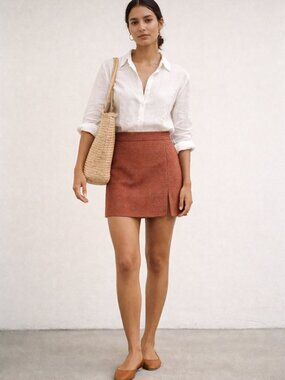 Wilfred (by Aritzia) mini skirt in a persimmon with red houndstooth Size 2